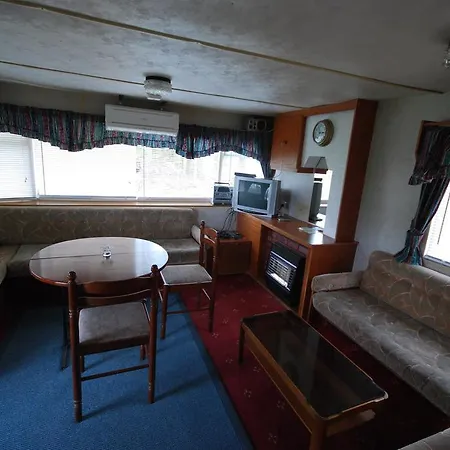 Kuivastujaani Tatil parkı