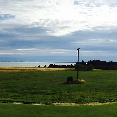 Kuivastujaani Tatil parkı